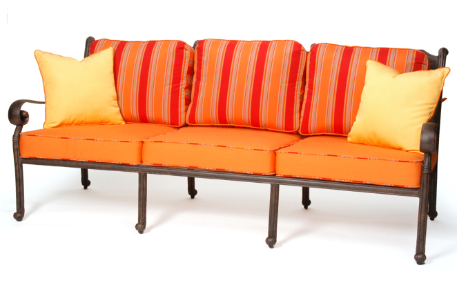 Victoria Outdoor Sofa ~ FREE Cushions & Pillow